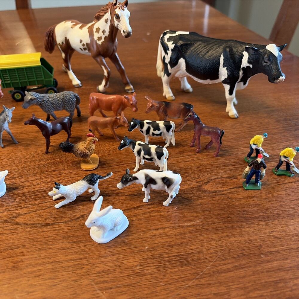 Farm Lot Schleich Horses, Cow ERTL Trailer, Farmers And Misc Small Animals - Picture 3 of 9
